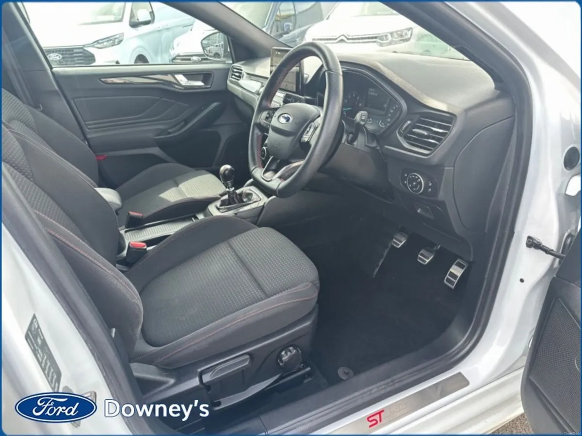 Ford Focus 1.0  PETROL - Image 2