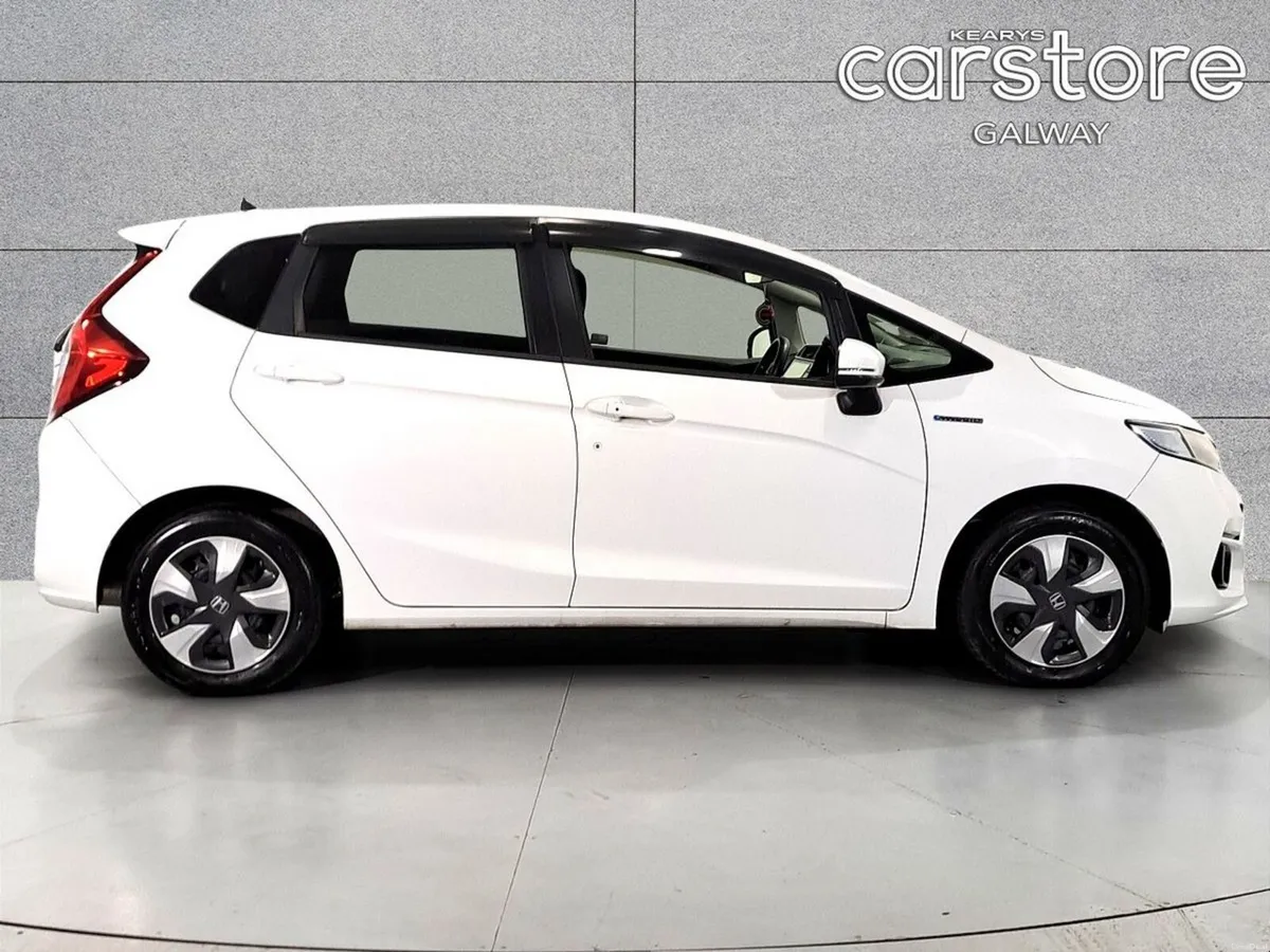 Honda Fit 1.5 HYBRID AUTO - Image 2