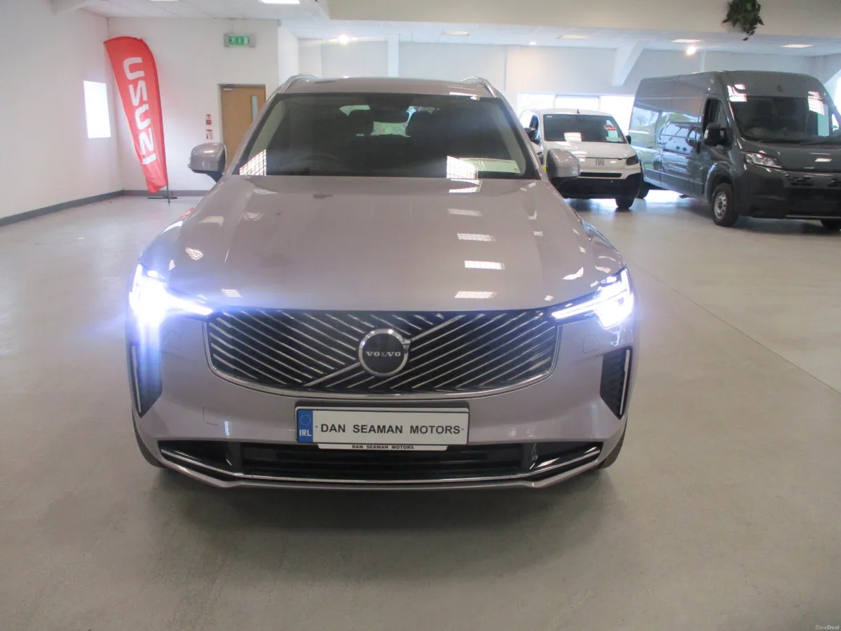 Volvo XC90 T8 PHEV 7 SEATER AWD 2025 - Image 4