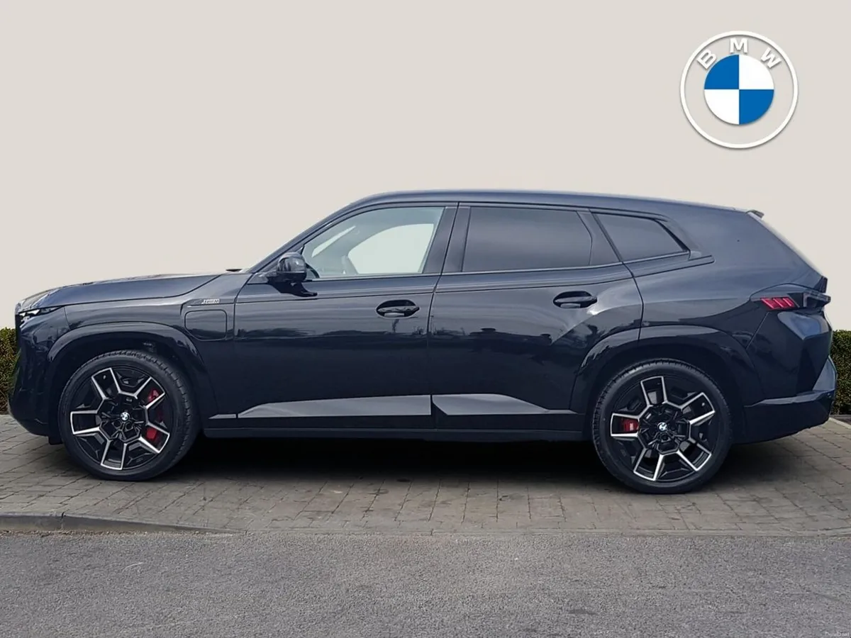 BMW XM 50e - Image 3