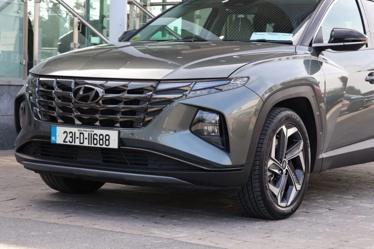 Hyundai Tucson 2WD Executive Plus HEV STG Auto - Image 3