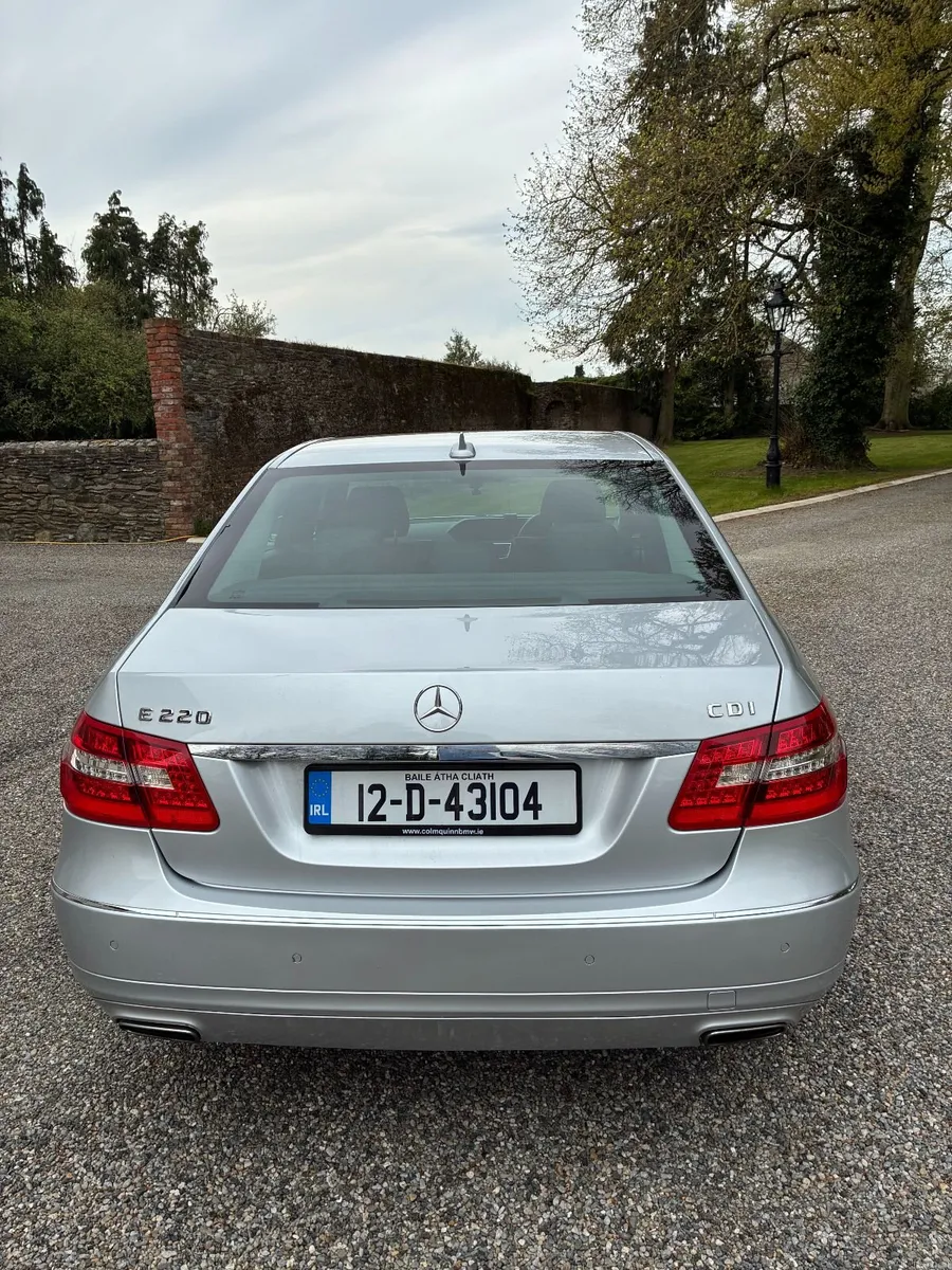 Mercedes-Benz E-Class 2012 - Image 4