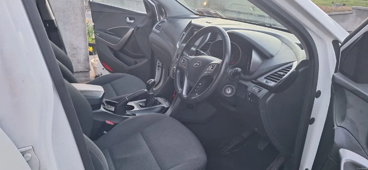Hyundai Santa Fe 2014 - Image 4