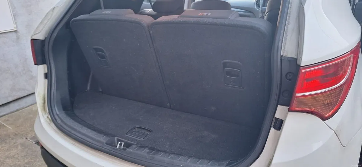 Hyundai Santa Fe 2014 - Image 2