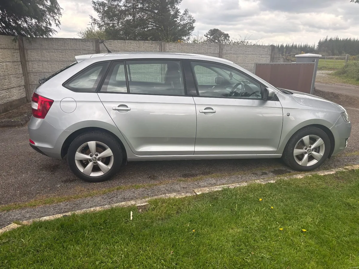Low miles Skoda Rapid 2014 1,2 petrol - Image 6
