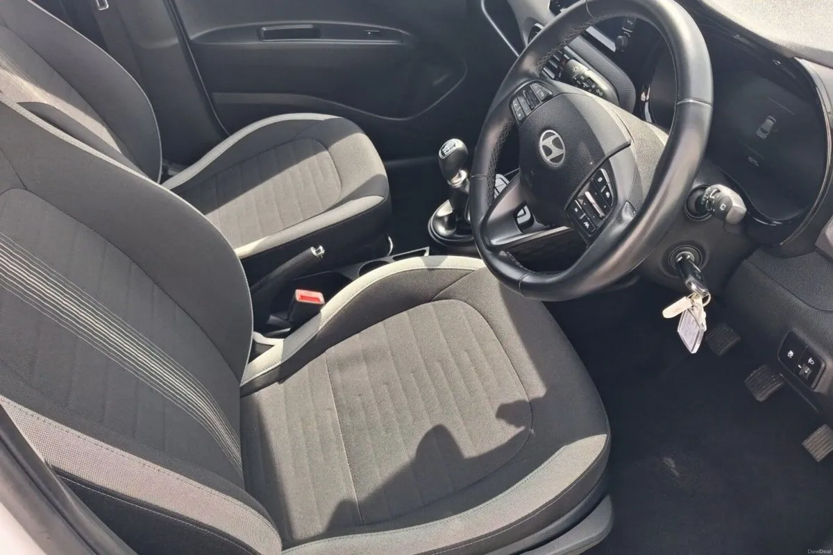 Hyundai i10 Deluxe Plus 1.0 Petrol - Image 5