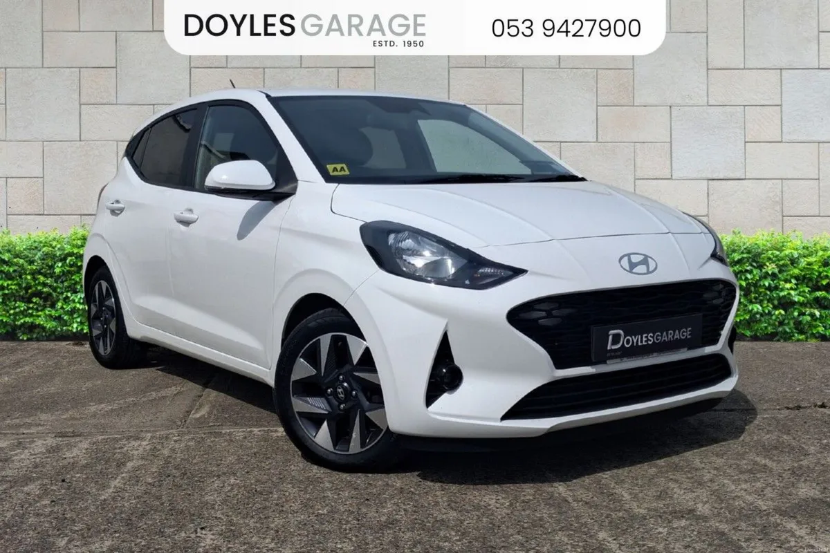 Hyundai i10 Deluxe Plus 1.0 Petrol - Image 1