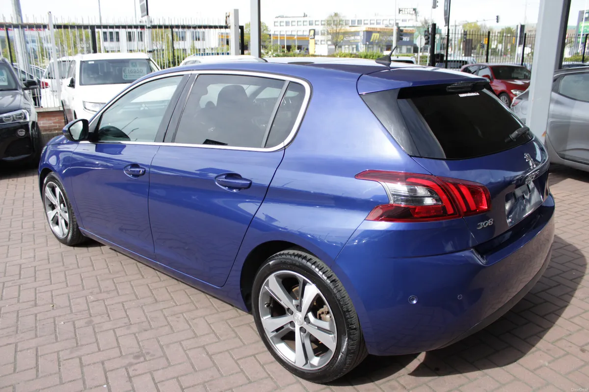 1.6HDI ALLURE-LINE 5DR HATCHBACK AUTO // HUGE SPEC - Image 6