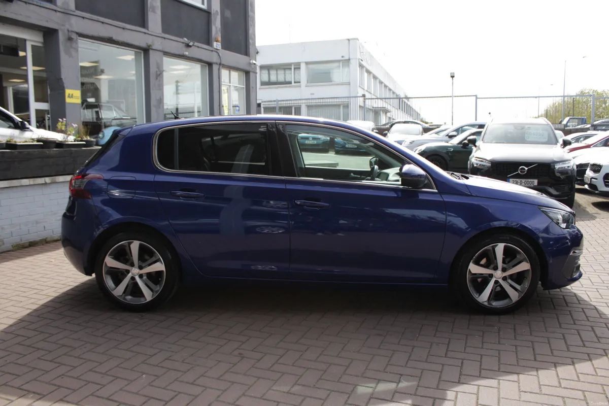 2018 PEUGEOT 308 1.6 5DR HATCHBACK - Image 3