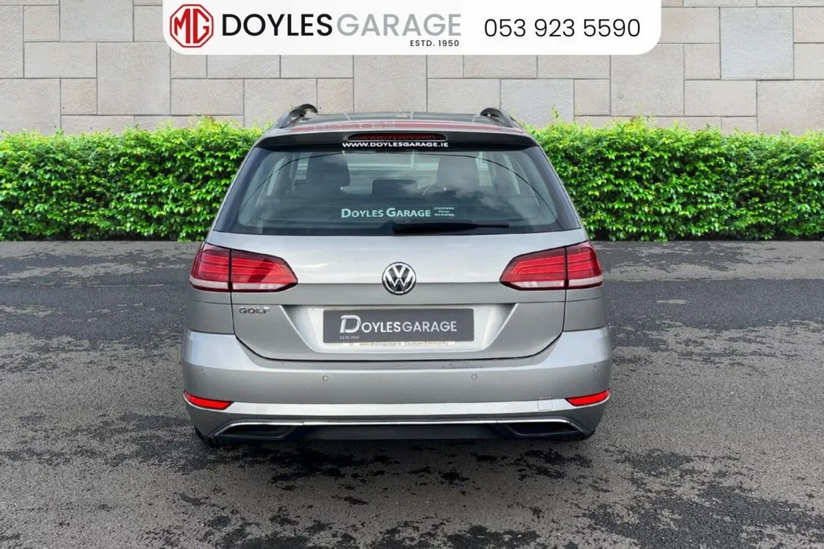 Volkswagen Golf Comfortline 1.6 TDI 115HP Estate - Image 4