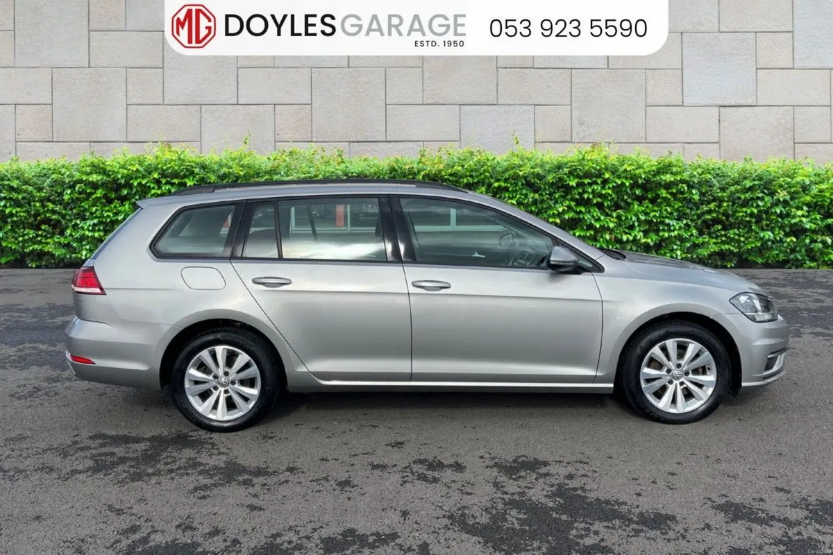 Volkswagen Golf Comfortline 1.6 TDI 115HP Estate - Image 2
