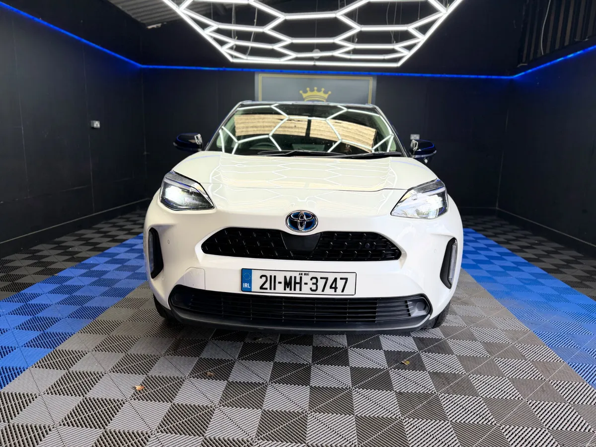 Yaris Cross 2021,1.5 petrol-hybrid,Auto,HIGH SPEC - Image 4