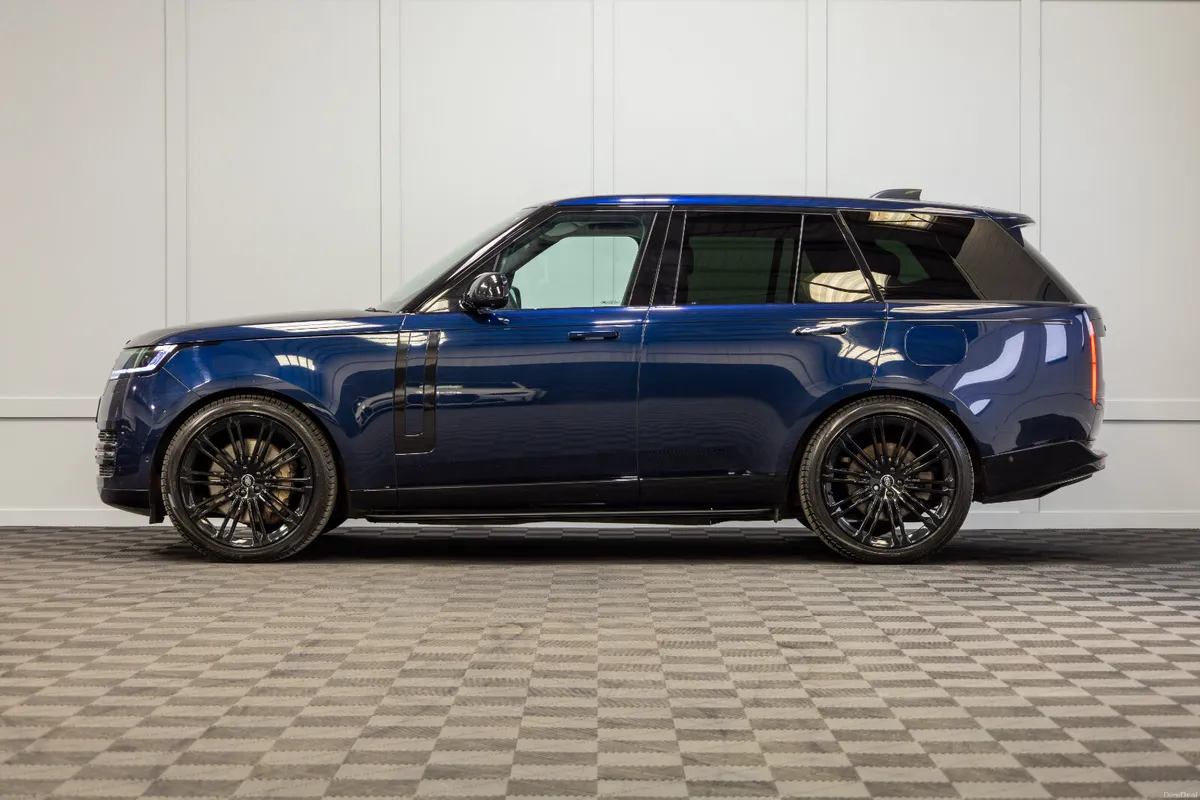 2023 Range Rover P440e SE - Image 3