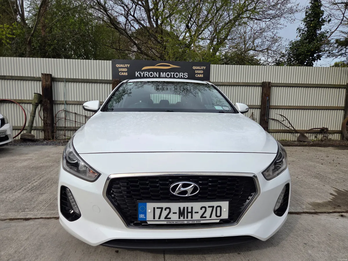 172 Hyundai i30 Deluxe 1.4 | NCT 07/27 | FSH | War - Image 2