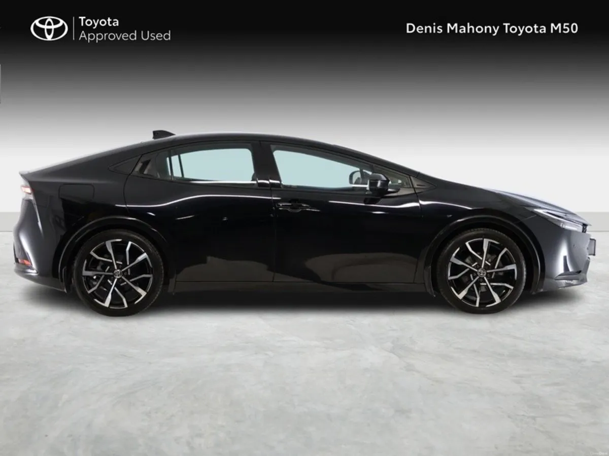 Toyota Prius Plug-In Hybrid - Image 3