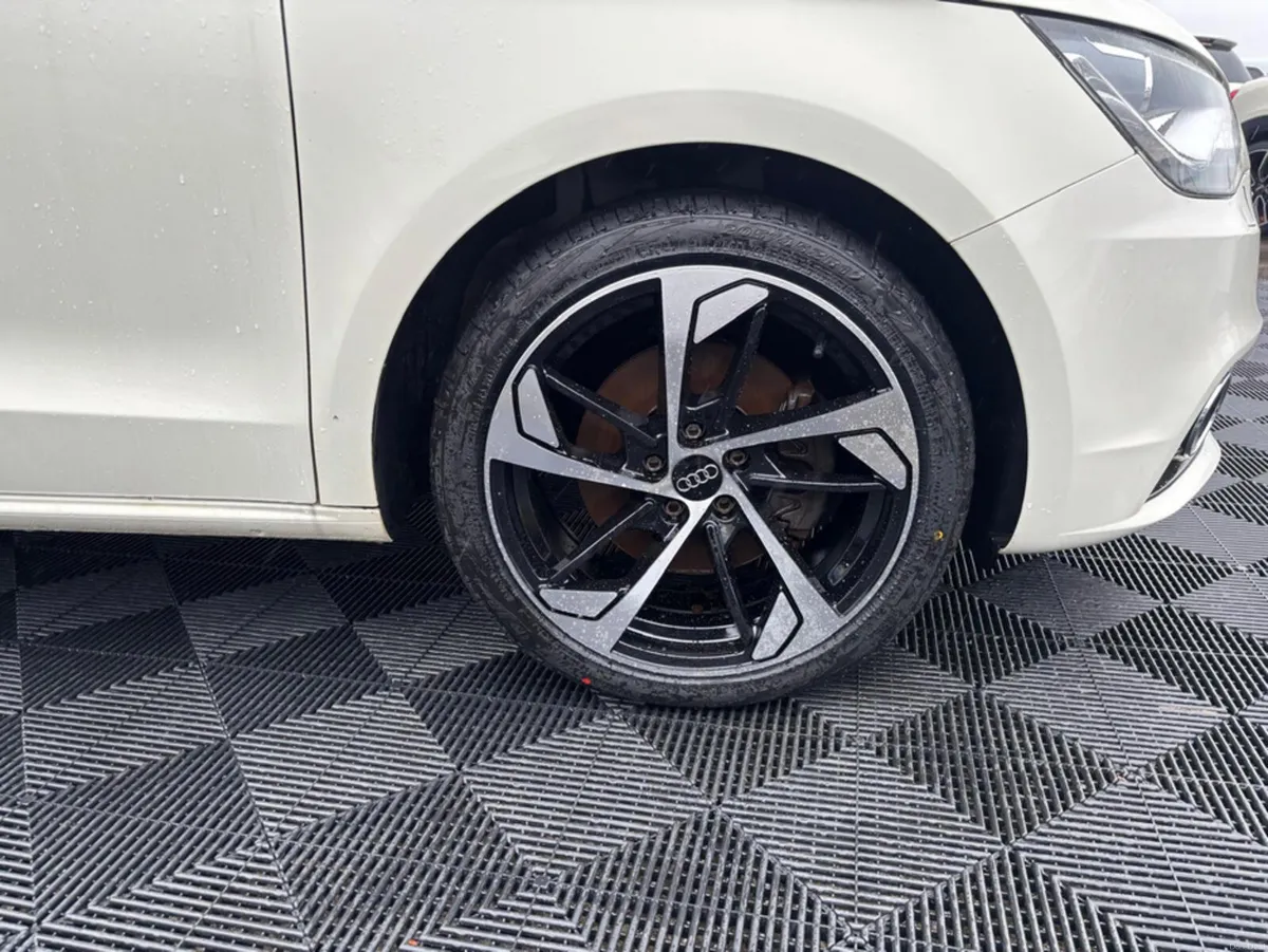 Audi A1 Audi A1 1.4 petrol, auto, alloys - Image 3