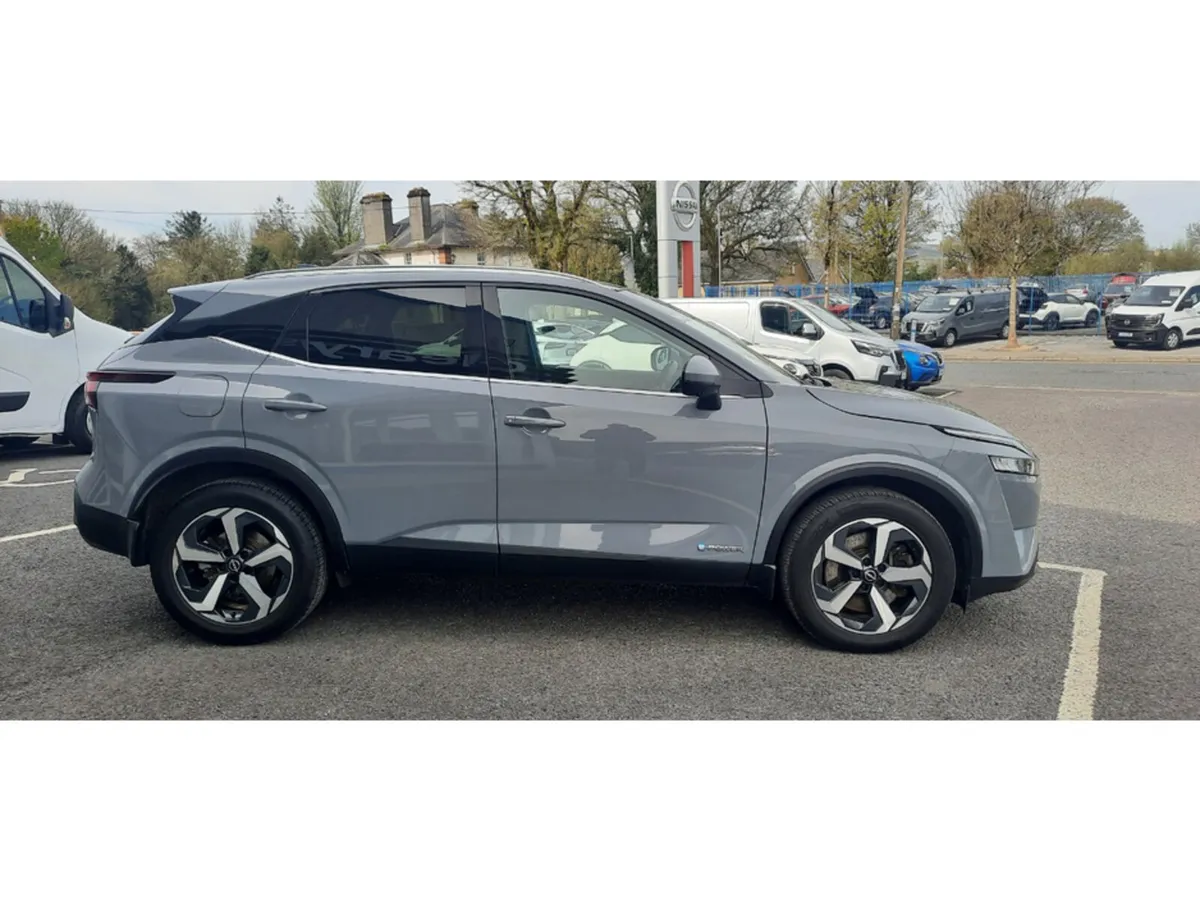Nissan Qashqai EPOWER SV PREMIUM GR R RR 4DR AUTO - Image 4
