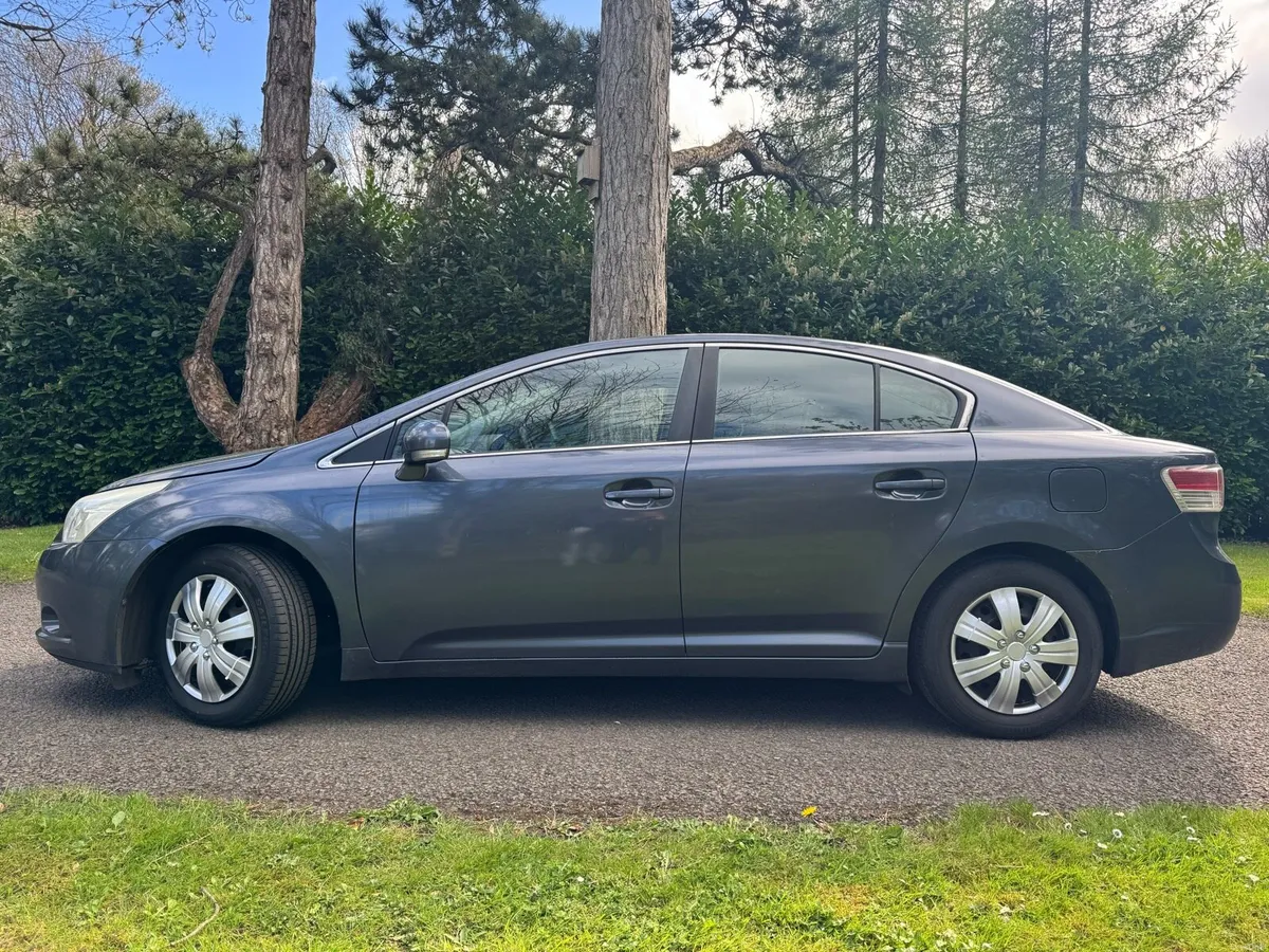 2010 Toyota Avensis - Image 3