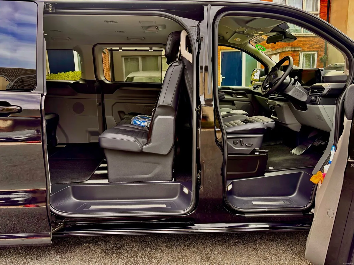 Executive Spec Ford Tourneo Custom 340LD Bus - Image 4