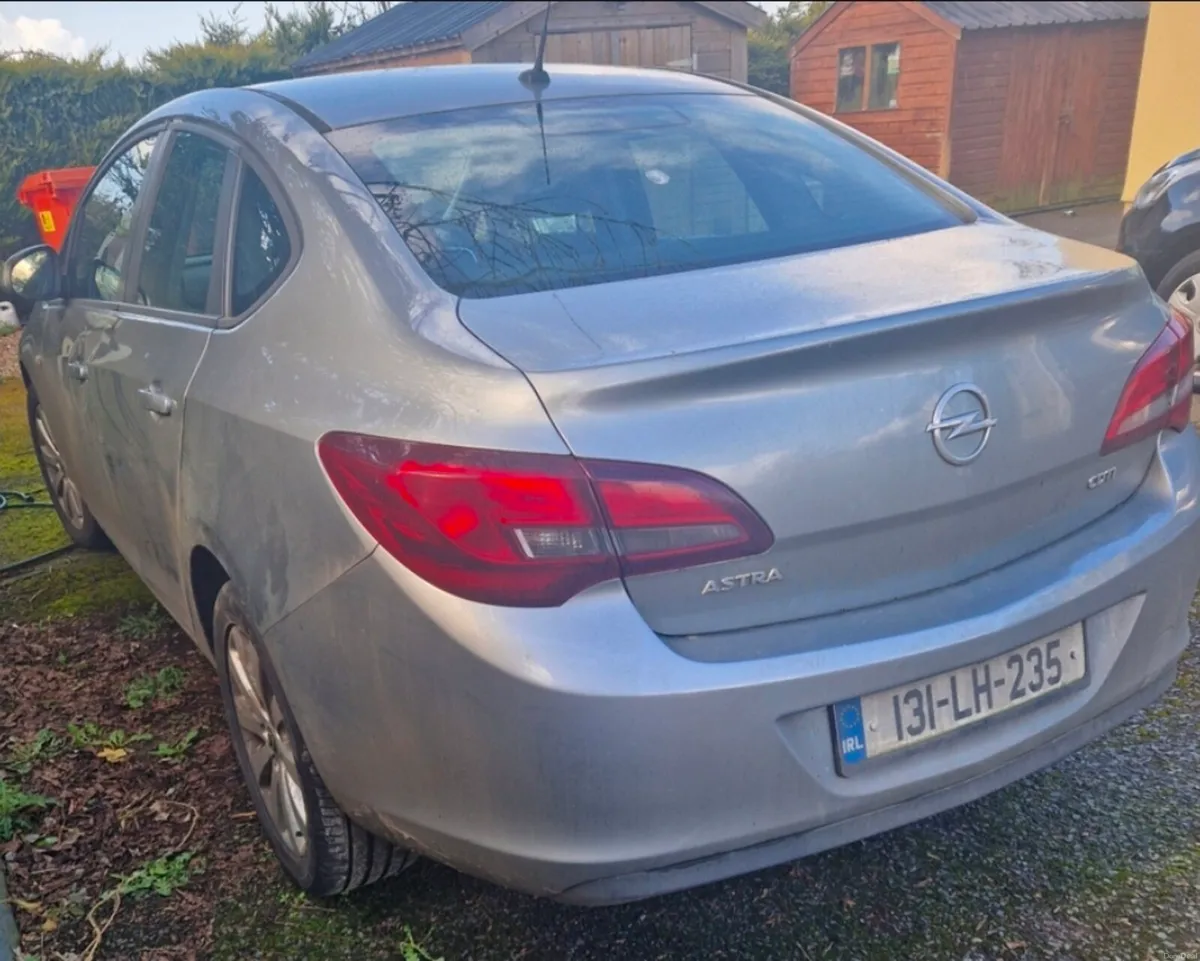 Open Astra 2013 1.7d Test & Taxed - Image 3