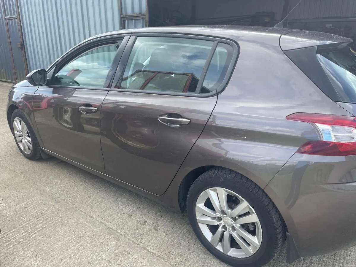 Peugeot 308 2014 - Image 2