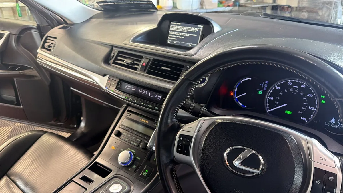 2013 132 Lexus CT 200H EXECUTIVE Automatic - Image 4