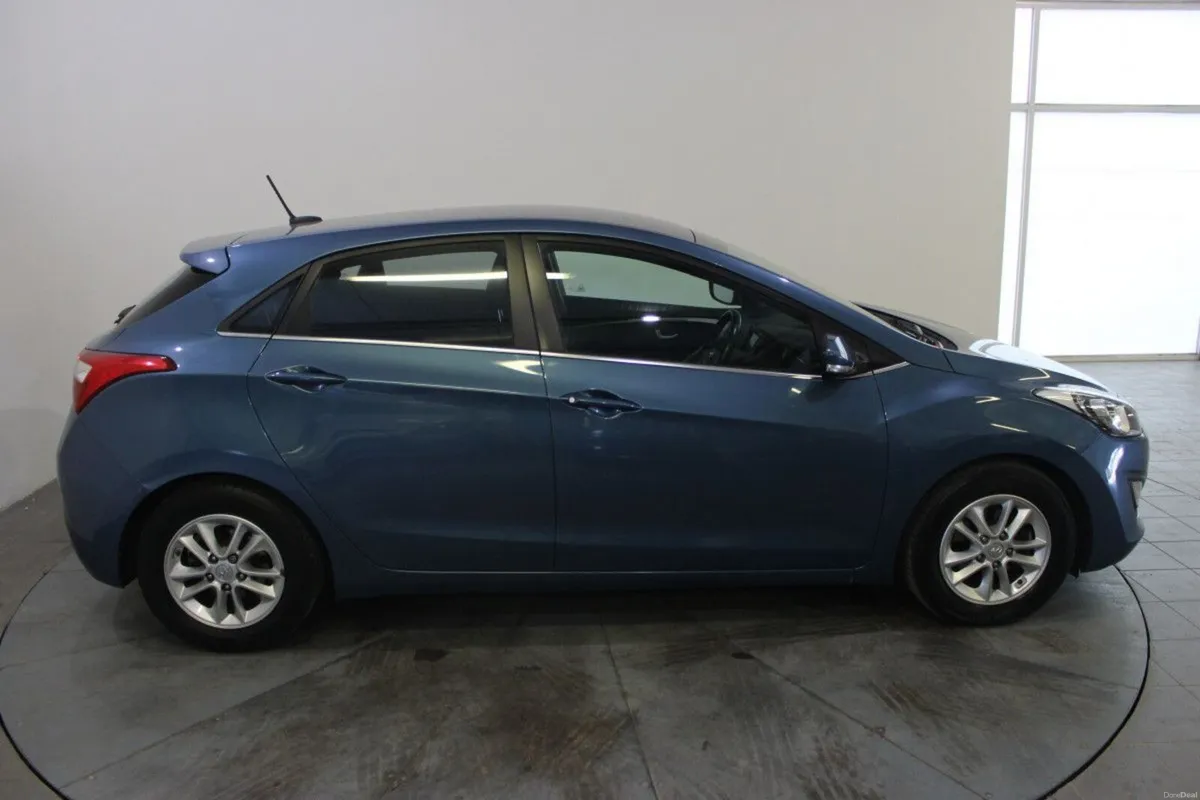 Hyundai i30 1.6 Diesel SE NAV - TENDER 41 - Image 3