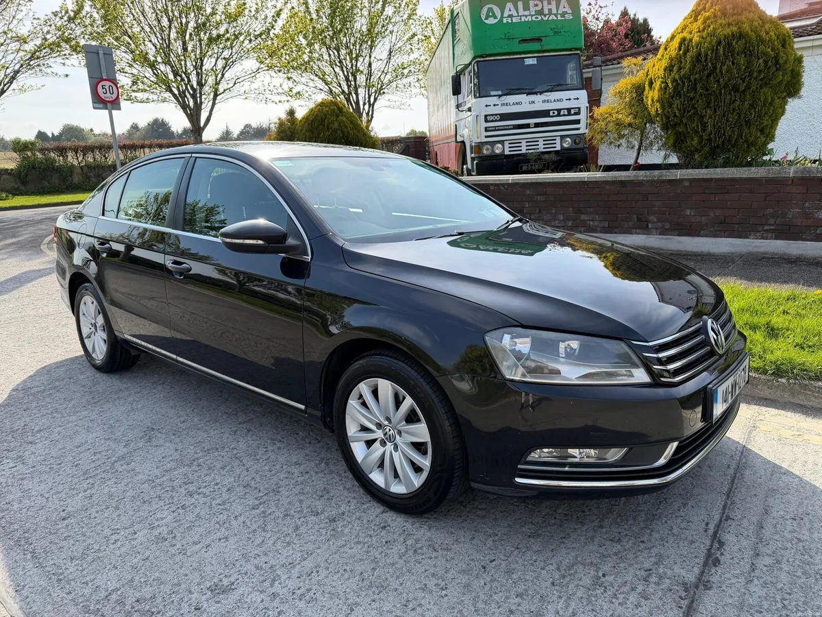 2014 Volkswagen Passat NEW NCT 04/27 - Image 1