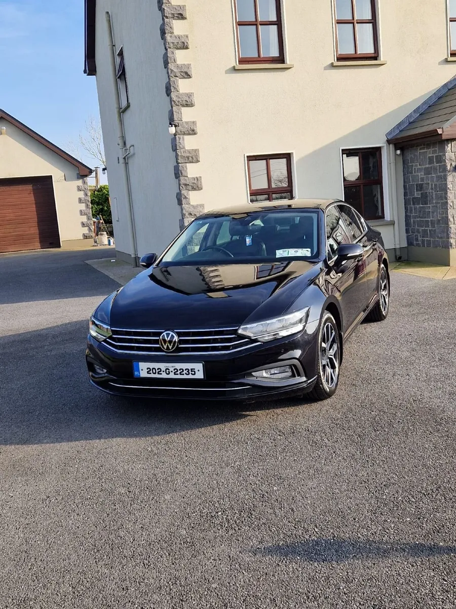 Volkswagen Passat 2020 - Image 3