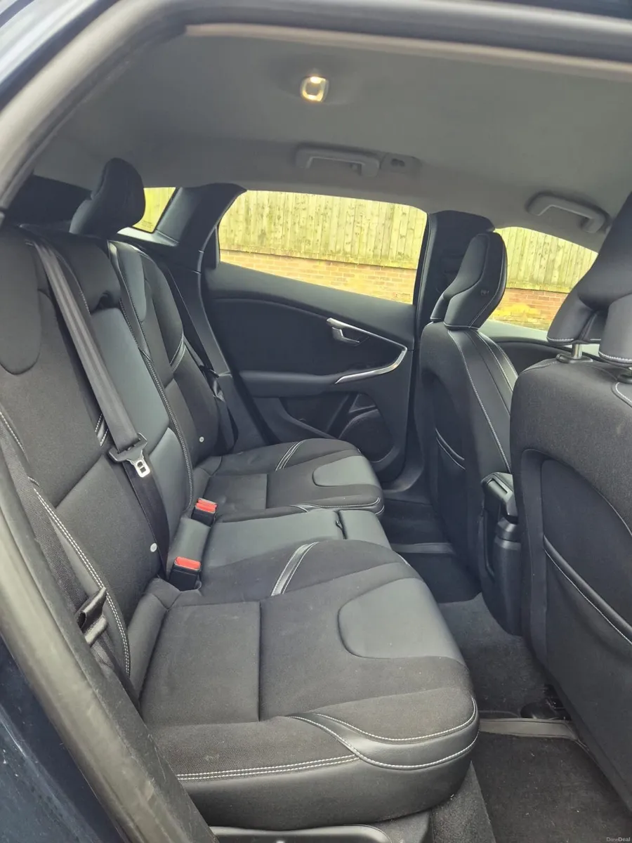 Volvo V40 2013 - Image 4