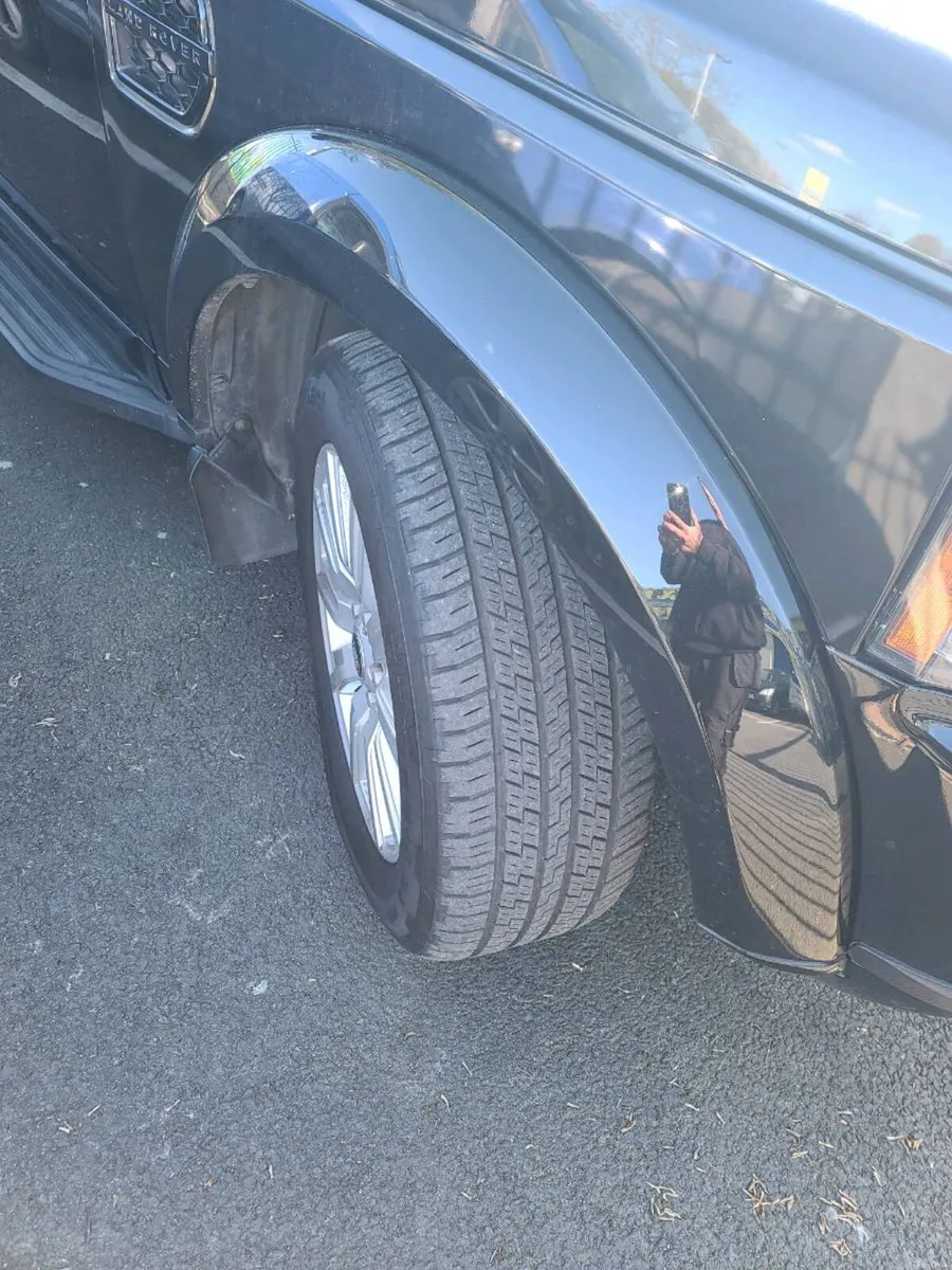 Black edition 2013 discovery 4 - Image 3