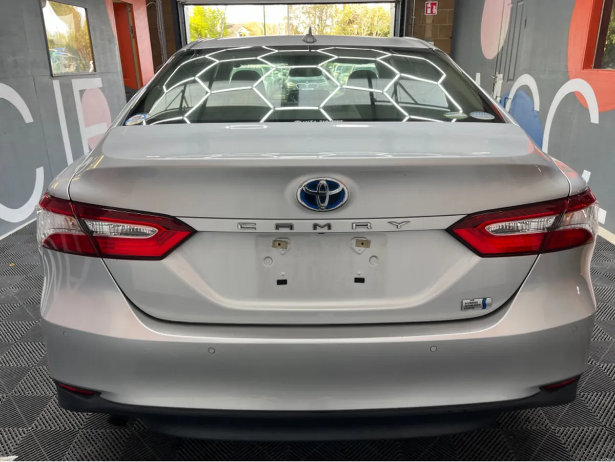 Toyota Camry 2020 TOYOTA CAMRY X 2.5 AUTOMATIC / C - Image 3