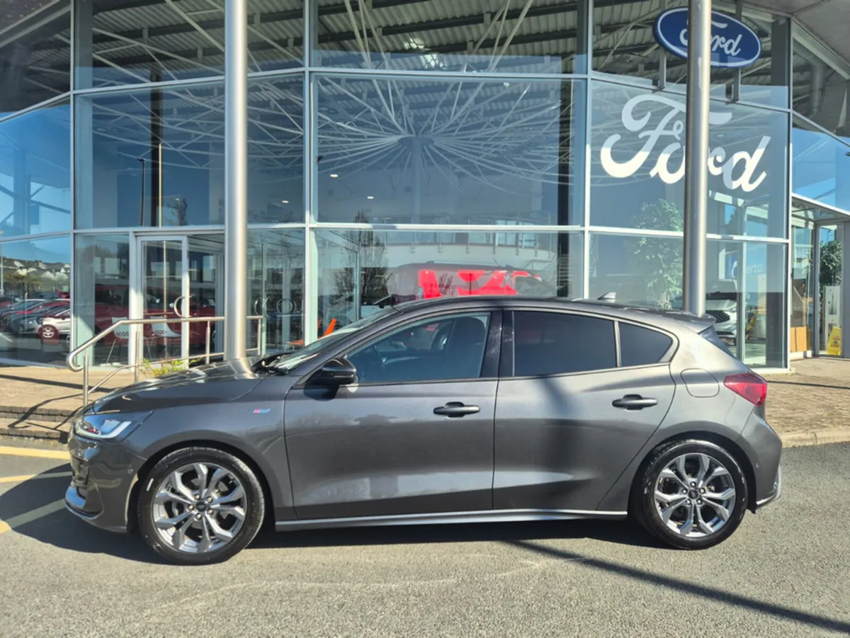 Ford Focus ST-LINE 1.5L ECOBLUE 115PS AUTO - Image 2