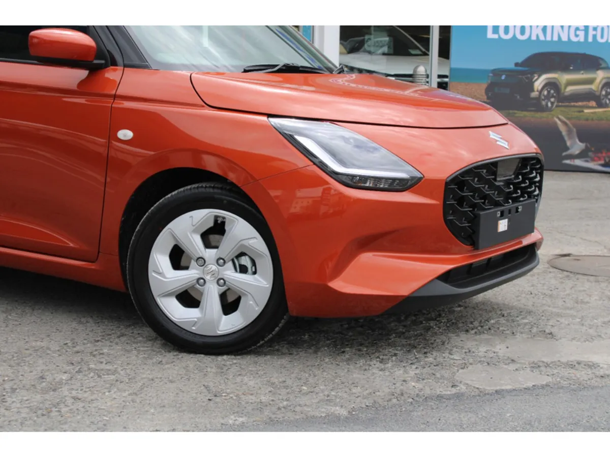Suzuki Swift 1.2 hybrid motion 5DR *0% finance and - Image 4