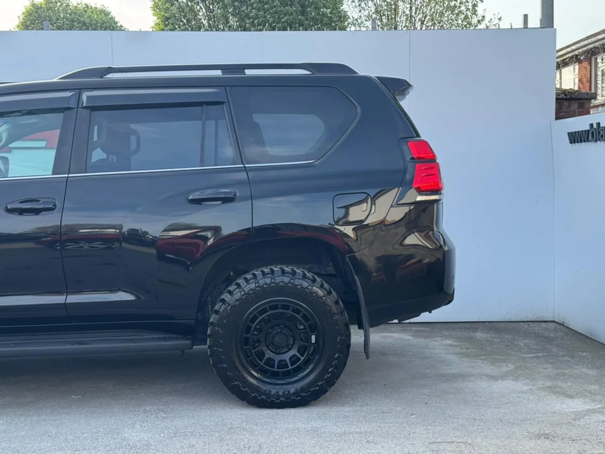 Toyota Land Cruiser PRADO 4X4 LWB TX - Image 3