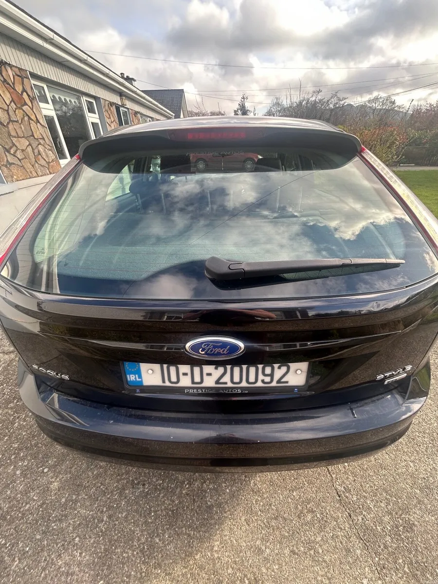 Ford Focus 2010 - Image 3