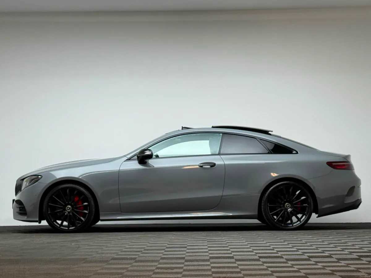 Mercedes-Benz E-Class E220D AMG LINE PREMIUM PLUS - Image 4