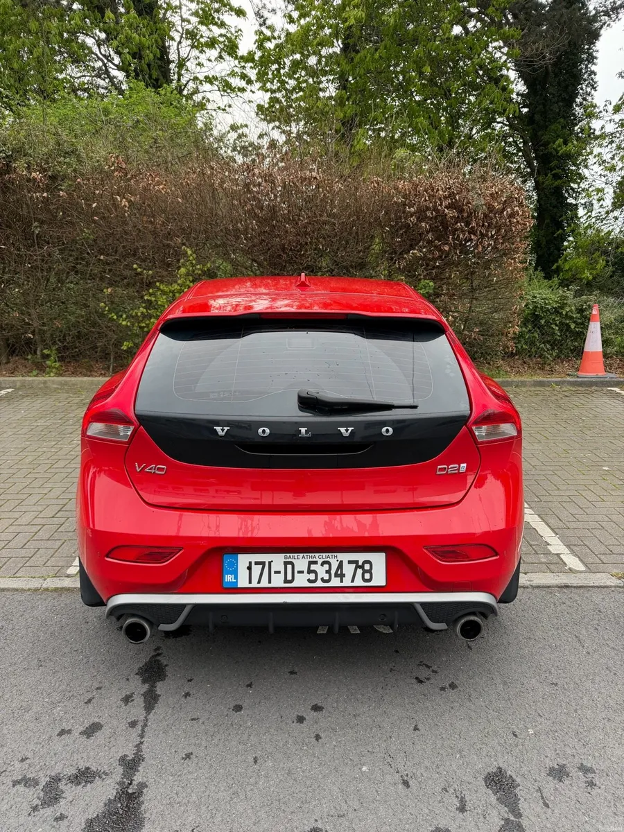 Volvo V40 R-Design 2.0 diesel Automatic - Image 5