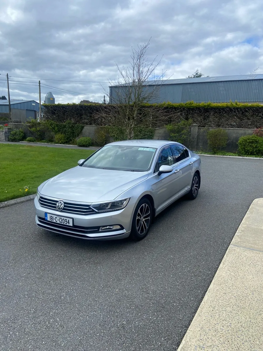 181 Highline Volkswagen Passat - Image 1