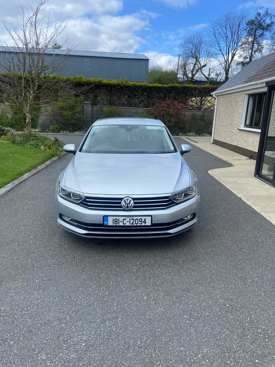 181 Highline Volkswagen Passat - Image 2