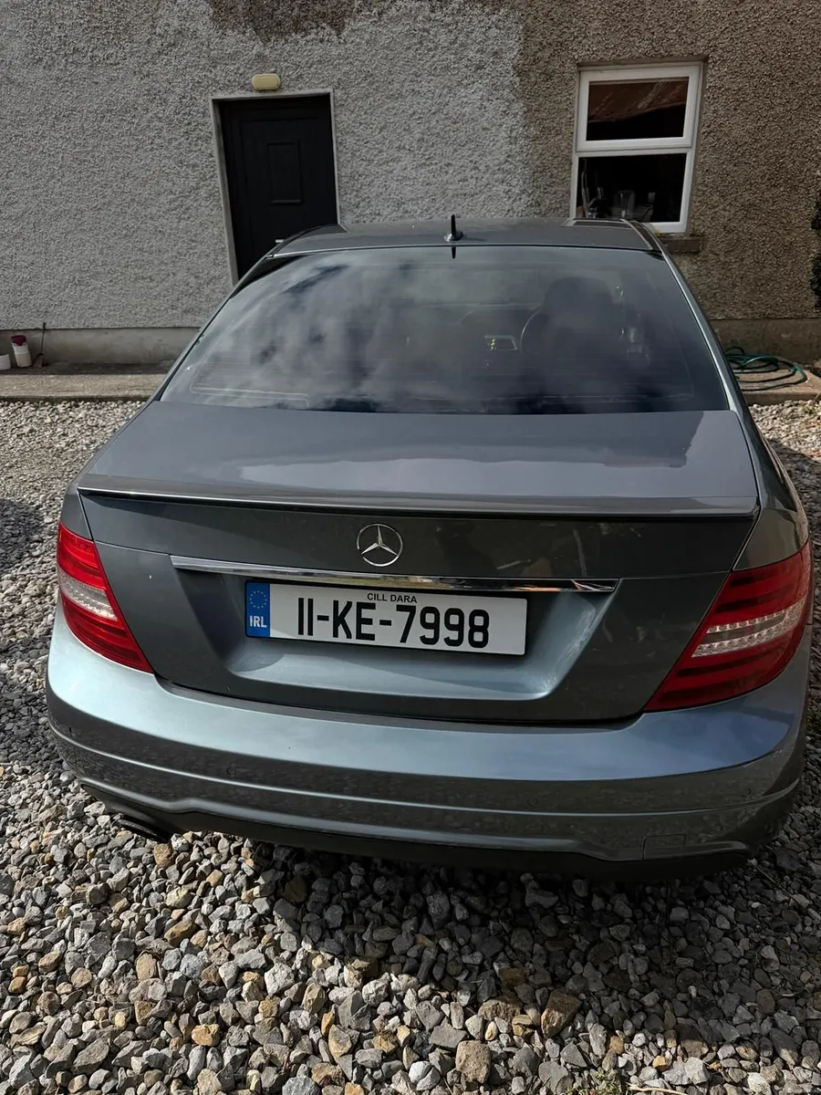 Mercedes-Benz C-Class 2011 - Image 2