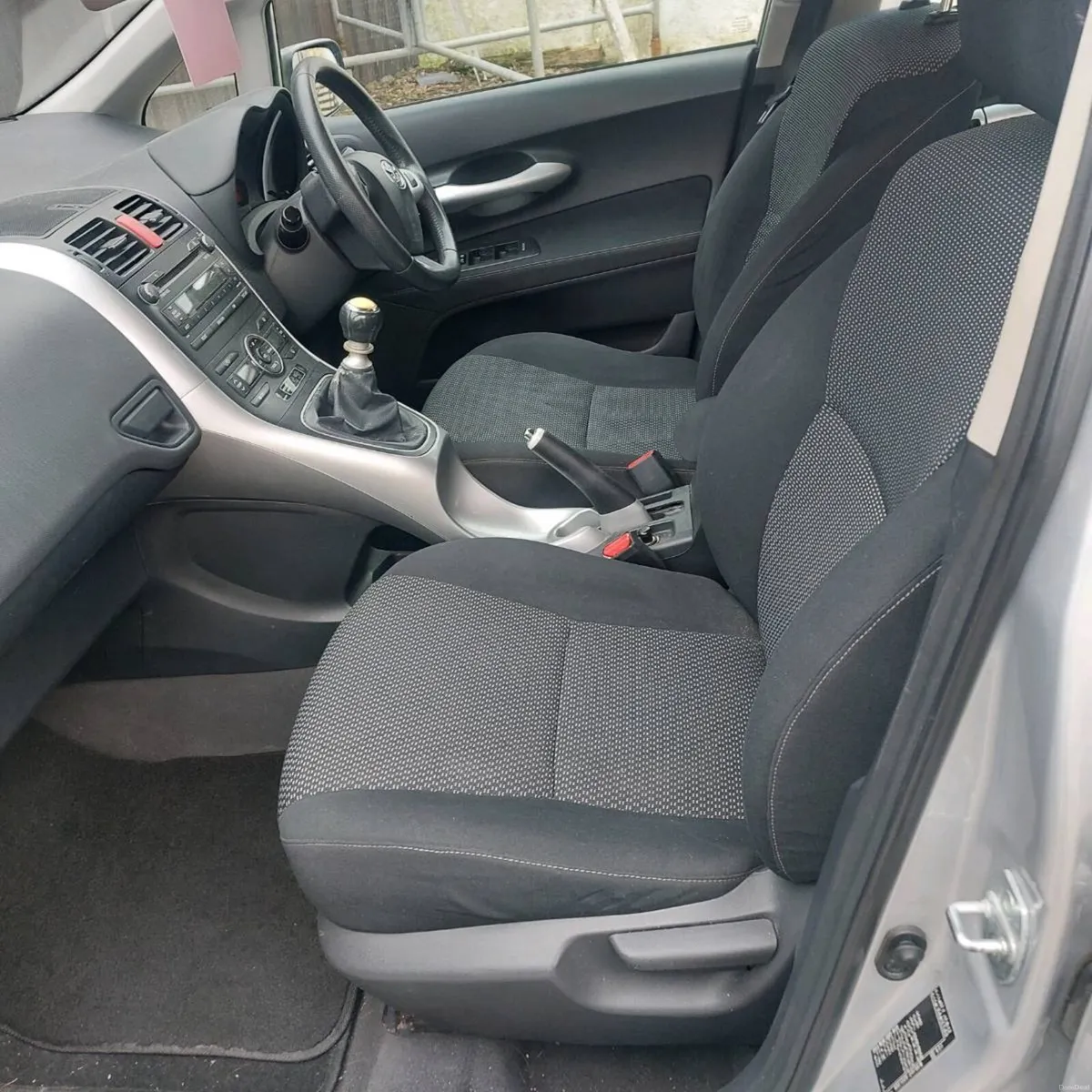 2010 toyota Auris 1.4 petrol nct 1/27 tax 4/26 - Image 4