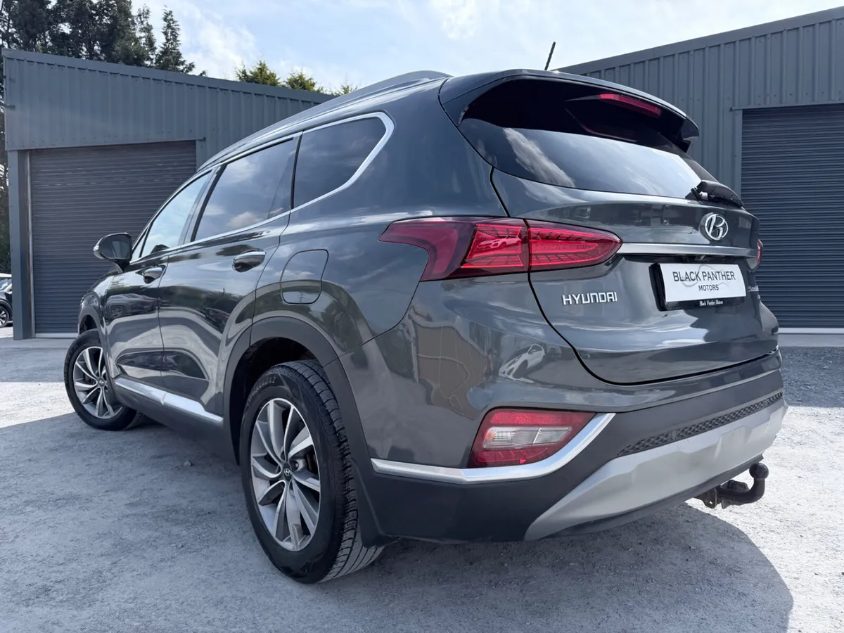 Hyundai Santa Fe 201’ 4WD Executive Plus 7 SEATER - Image 3