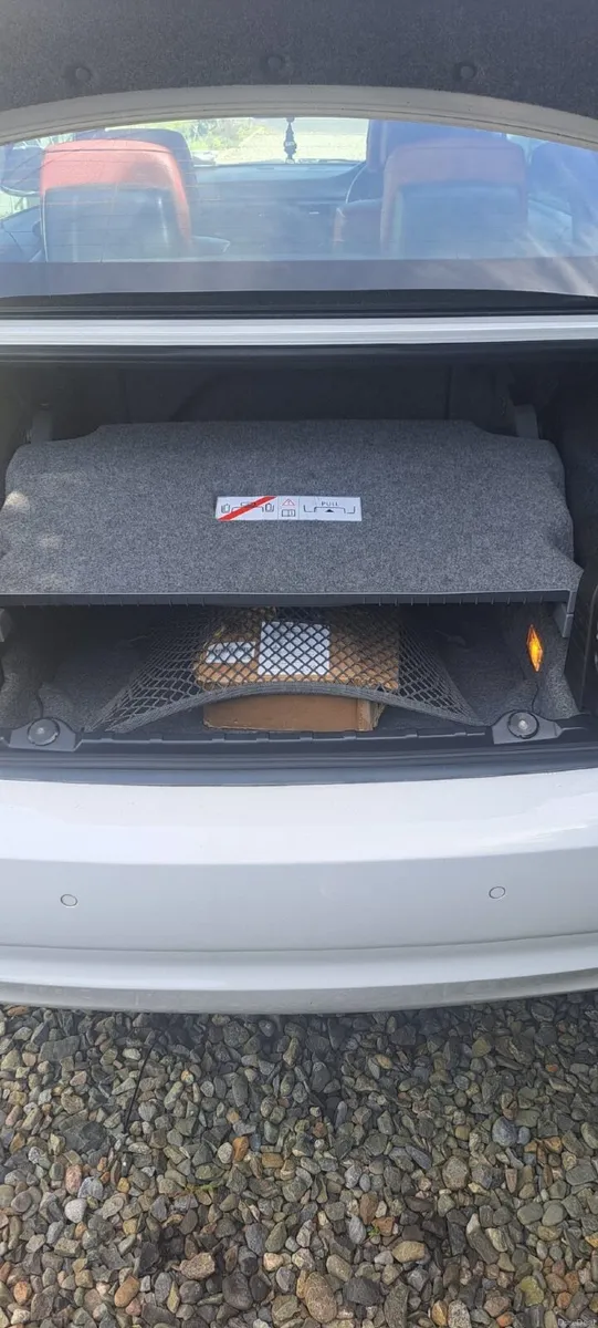 BMW 3-Series 2010 - Image 2