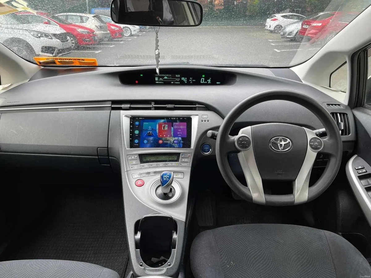 Toyota Prius 2013 - Image 4
