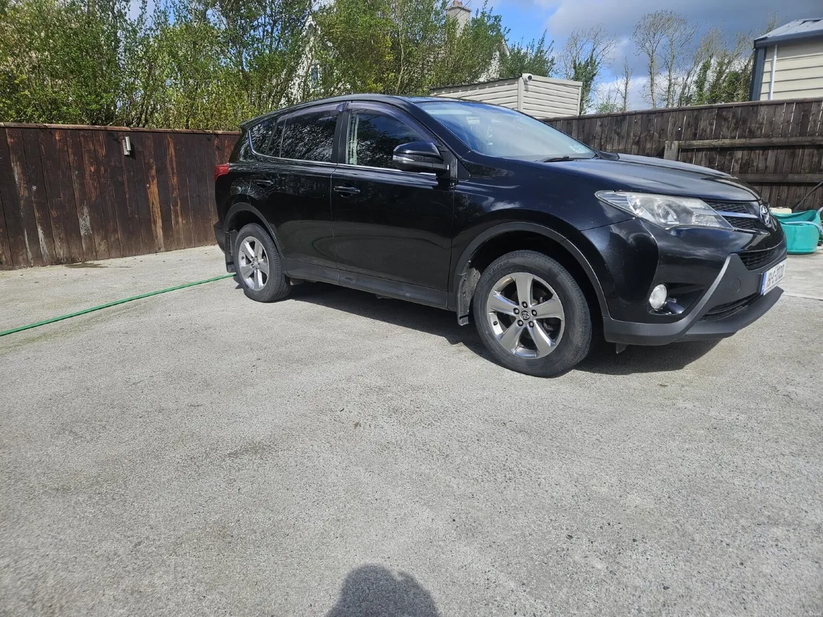 Toyota RAV4 2015 - Image 2