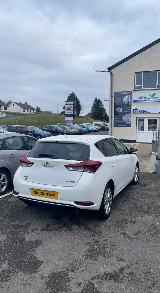 2015 Toyota Auris - Image 2