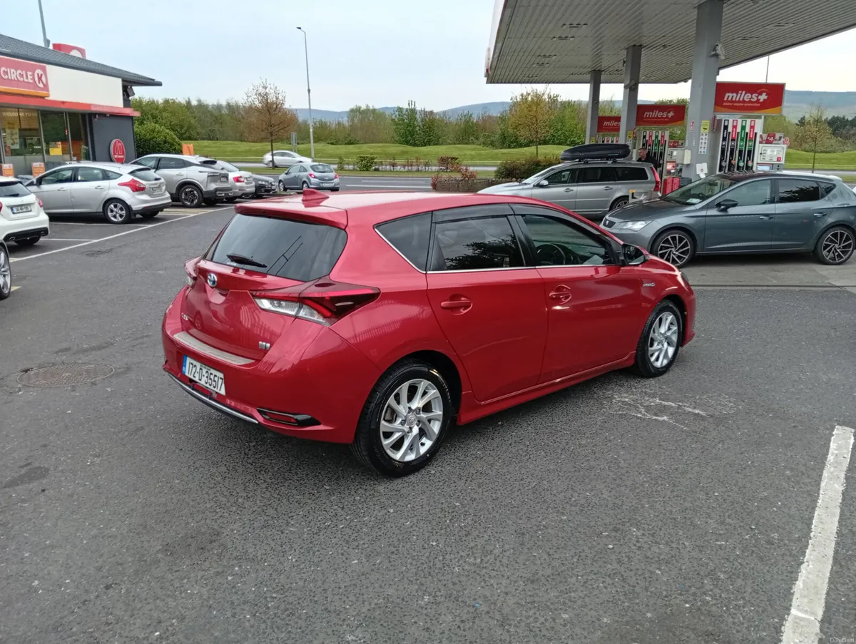 2017 Toyota auris hybrid only 71,000 kms - Image 6
