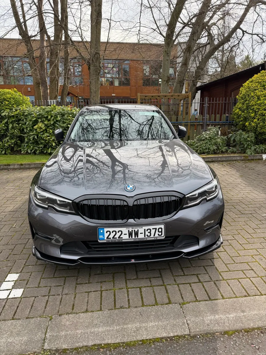 BMW 3-Series 330e Auto 20" M Sport Alloys - Image 1