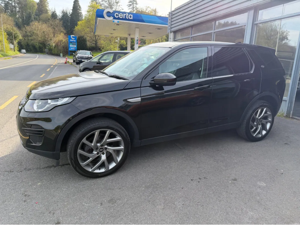 Land Rover Discovery Sport 2.0 TD4 180bhp 4WD 7 SE - Image 4